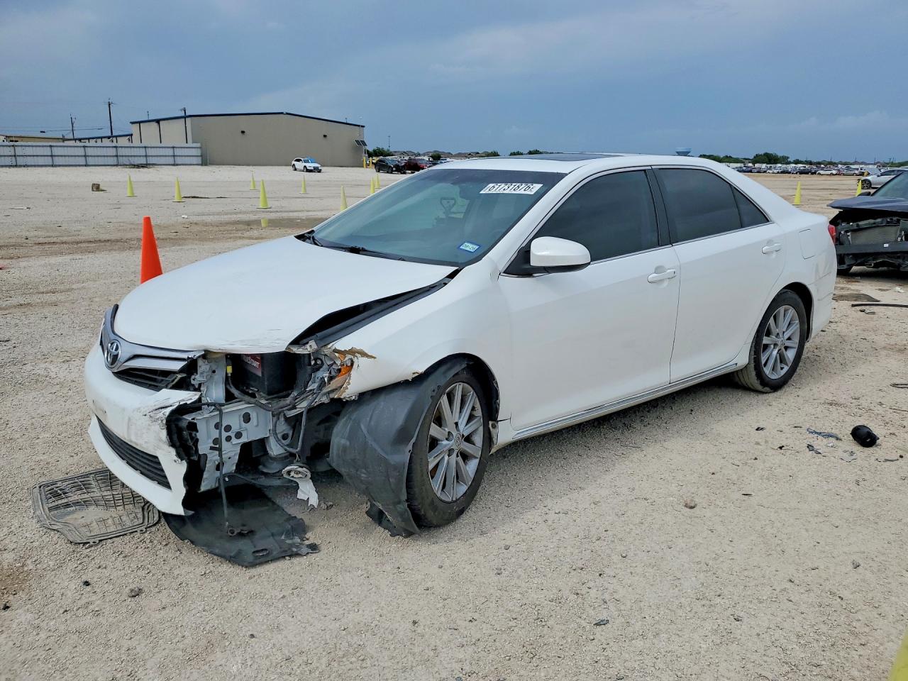 2012 TOYOTA CAMRY — Front 3/4