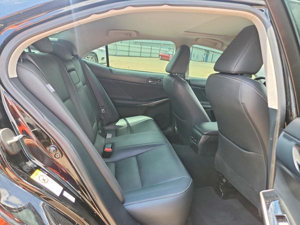 2016 LEXUS IS