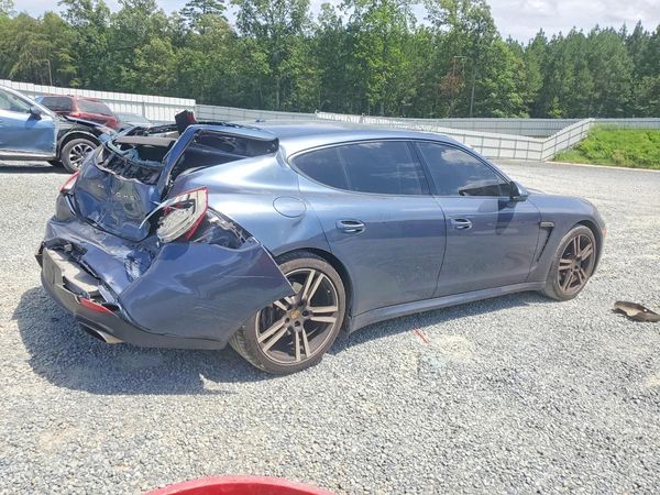 2014 PORSCHE PANAMERA Base (2WD), 4 (4WD)