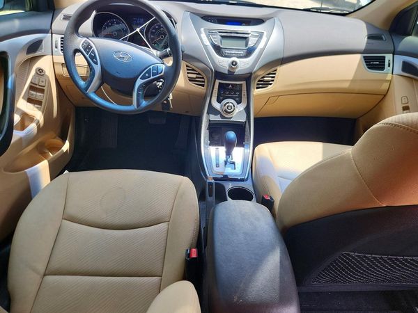 2012 HYUNDAI ELANTRA