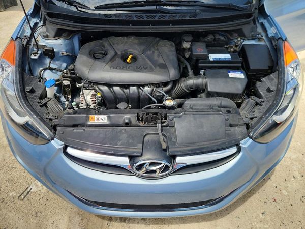 2012 HYUNDAI ELANTRA