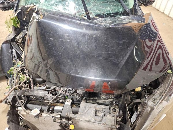2020 NISSAN PATHFINDER SL — Engine bay