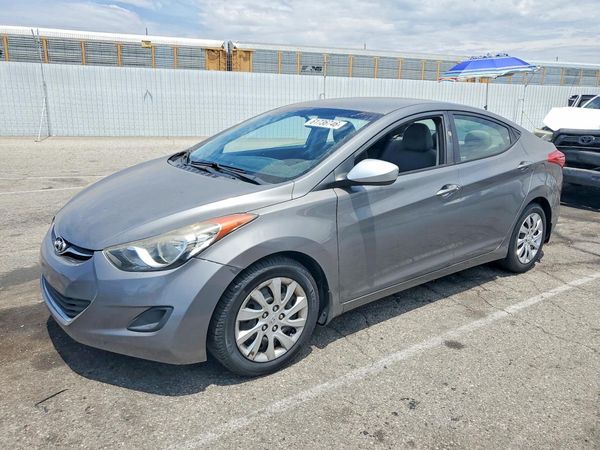 2013 HYUNDAI ELANTRA
