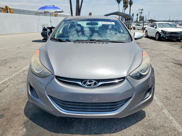 2013 HYUNDAI ELANTRA