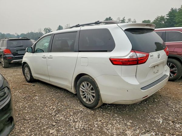 2015 TOYOTA SIENNA