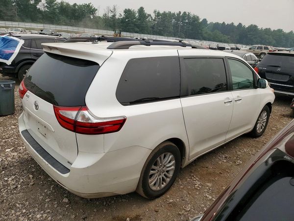 2015 TOYOTA SIENNA