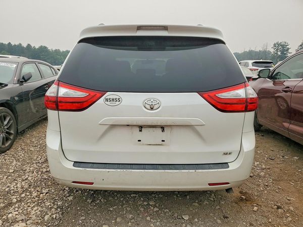 2015 TOYOTA SIENNA