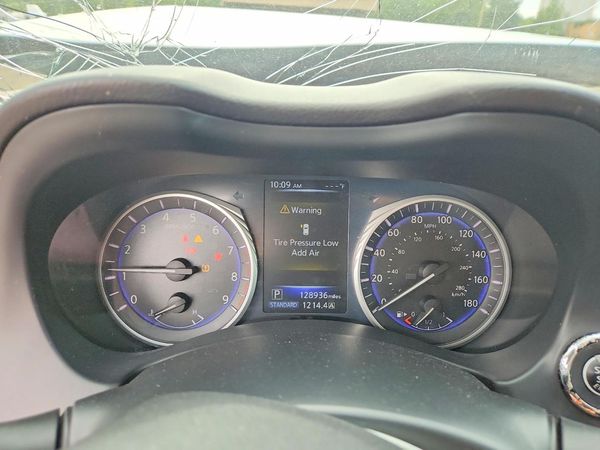 2017 INFINITI Q50