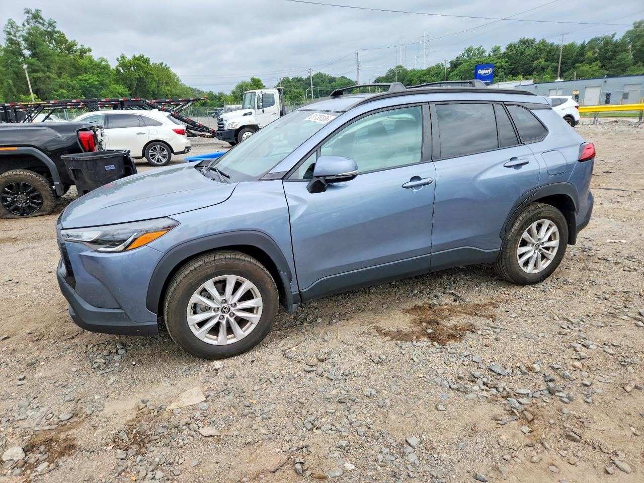 2024 TOYOTA COROLLA CROSS LE — Front 3/4
