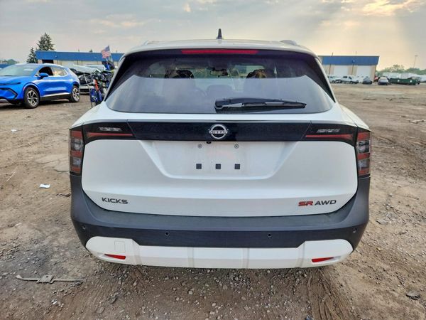 2026 NISSAN KICKS SR