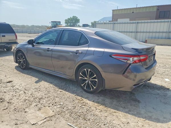 2018 TOYOTA CAMRY