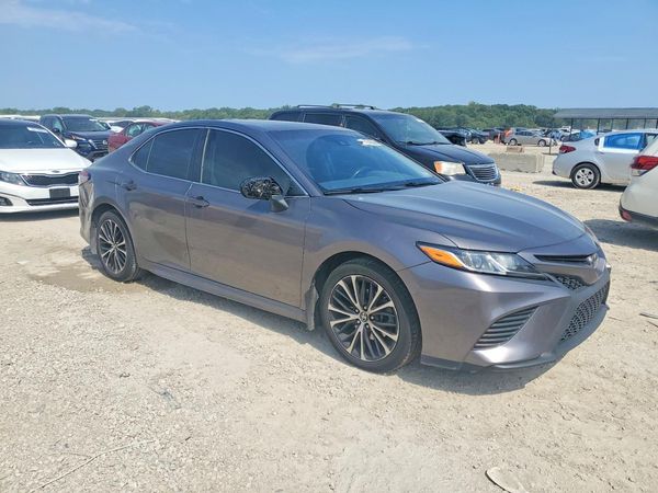 2018 TOYOTA CAMRY