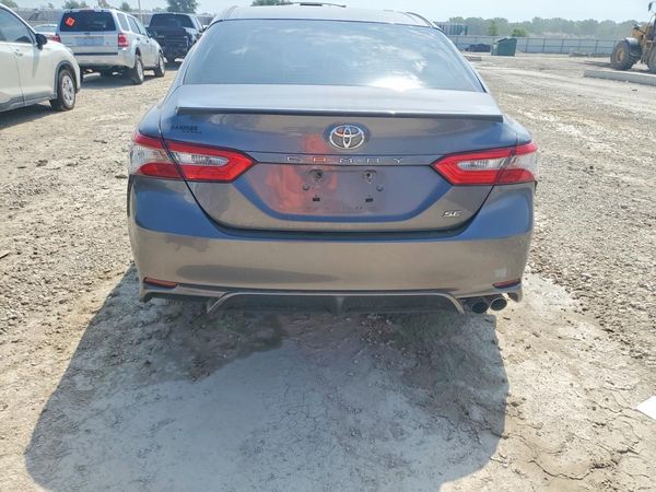2018 TOYOTA CAMRY
