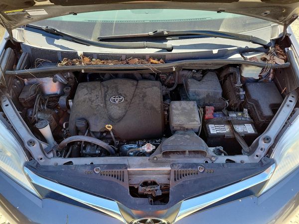 2018 TOYOTA SIENNA LE