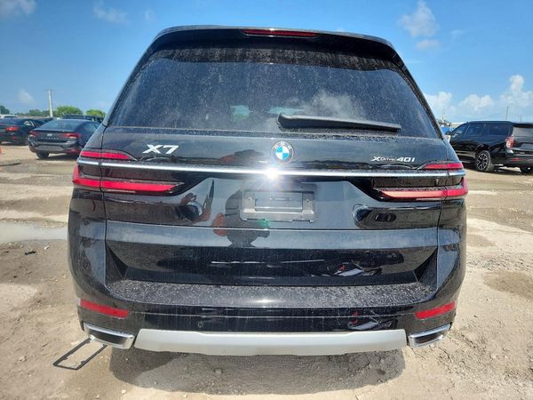 2025 BMW X7