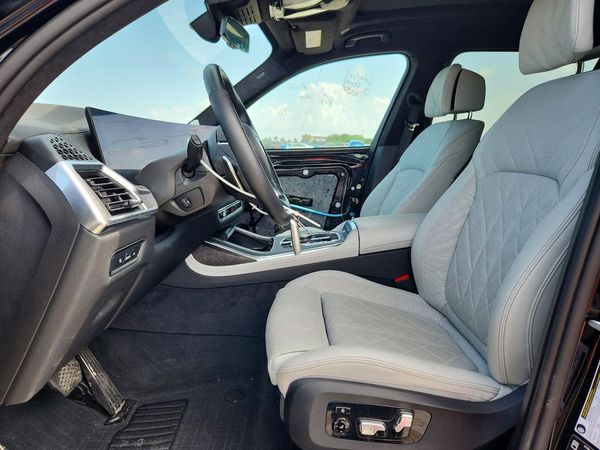 2025 BMW X7