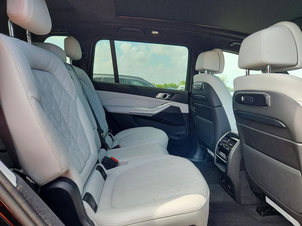 2025 BMW X7