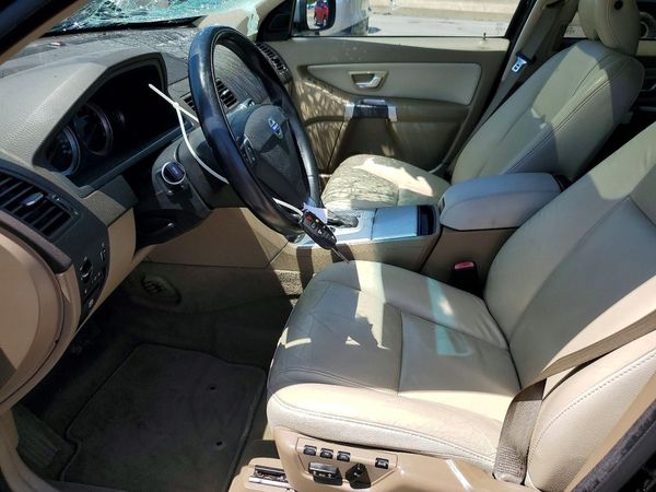 2013 VOLVO XC90