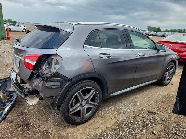 2016 MERCEDES-BENZ GLA GLA250-4M