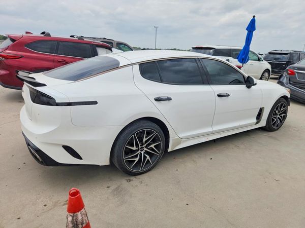 2022 KIA STINGER GT-Line