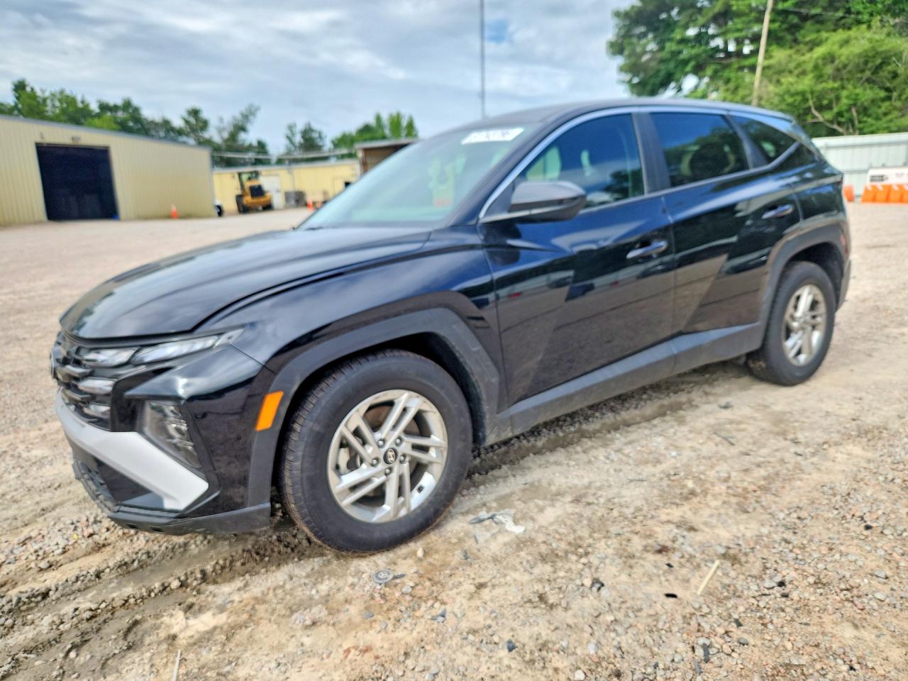 2025 HYUNDAI TUCSON SE
