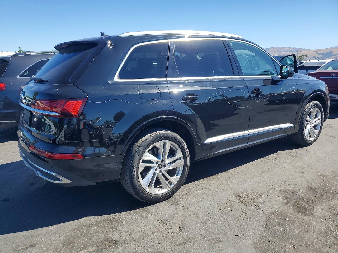 2024 AUDI Q7 quattro Premium Plus