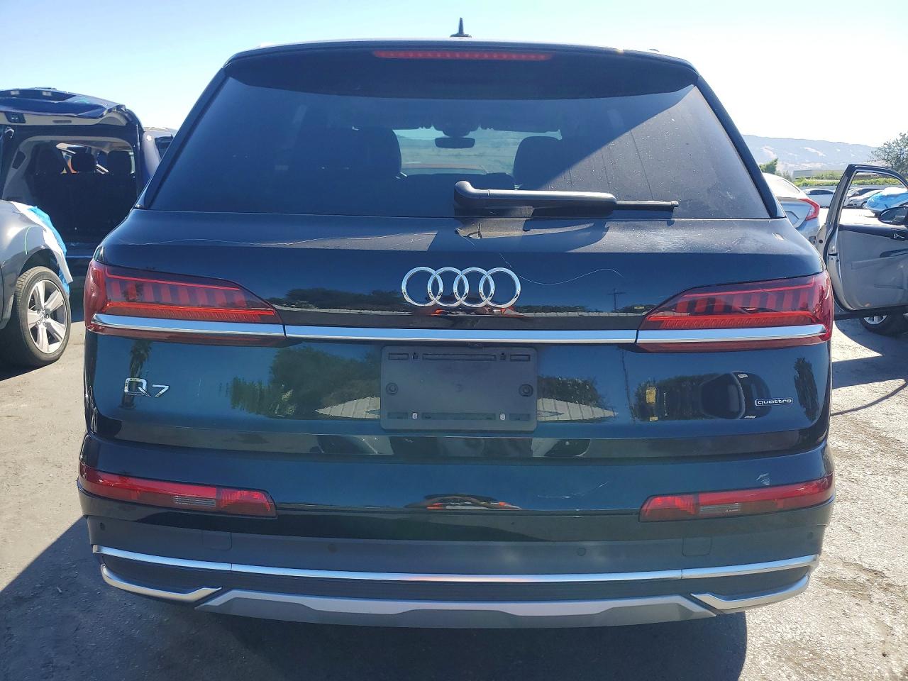 2024 AUDI Q7 quattro Premium Plus