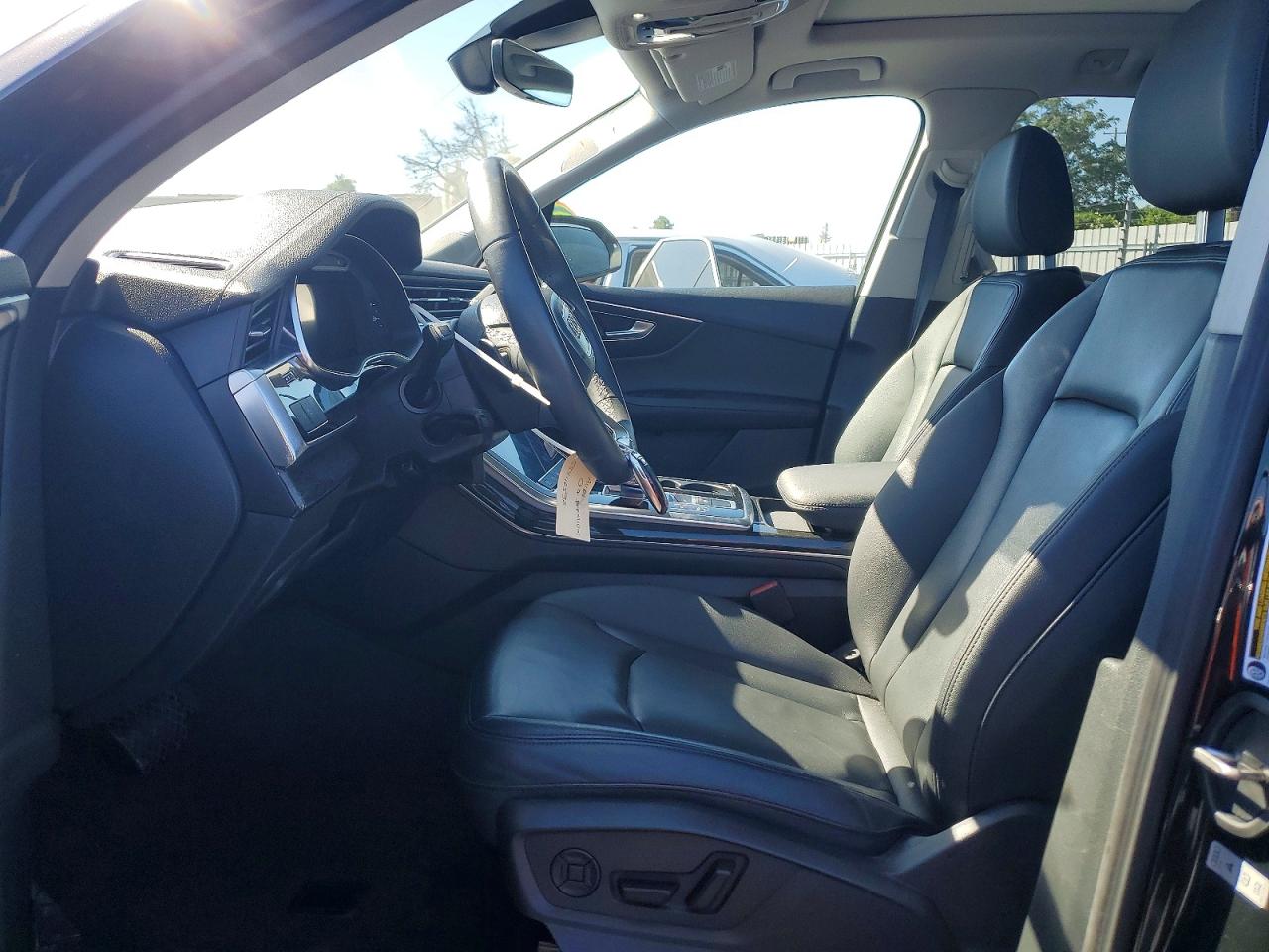 2024 AUDI Q7 quattro Premium Plus