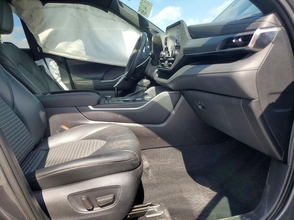 2021 TOYOTA HIGHLANDER XSE Nav & JBL