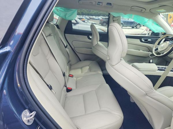 2026 VOLVO XC60 Ultra Dark