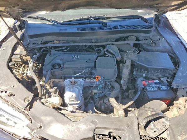 2016 ACURA TLX Base — Engine bay