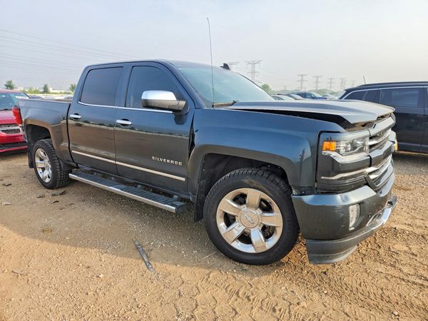 2017 CHEVROLET SILVERADO LTZ — Passenger 3/4