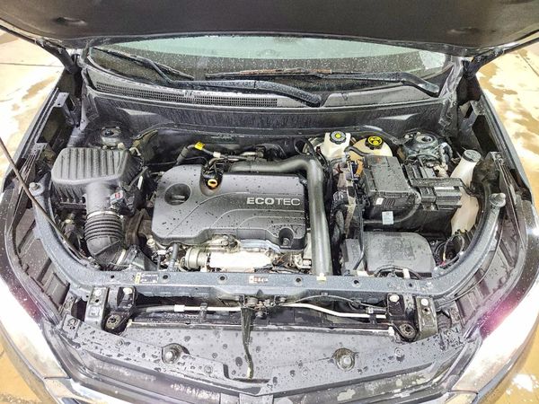 2020 CHEVROLET EQUINOX 1FL — Engine bay