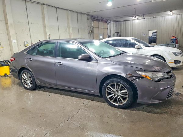 2015 TOYOTA CAMRY — Passenger 3/4