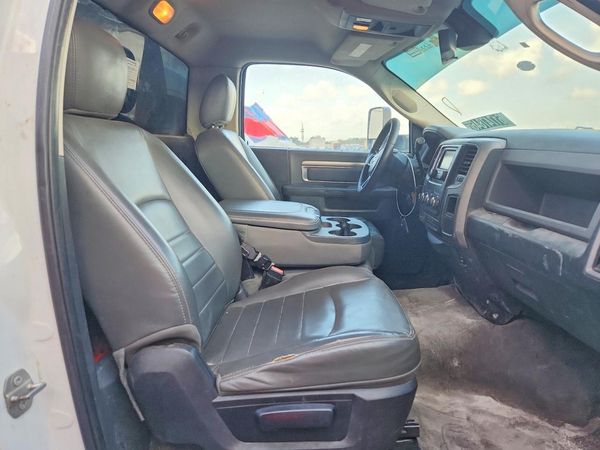 2016 RAM 5500 REG CAB CHASSIS