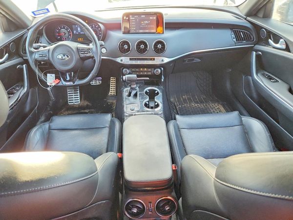 2020 KIA STINGER Base