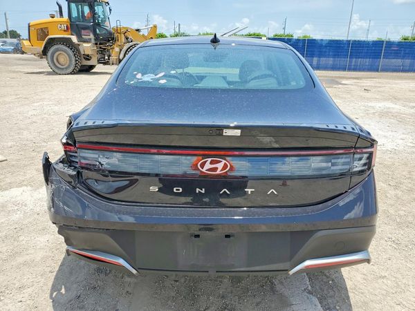 2025 HYUNDAI SONATA SE