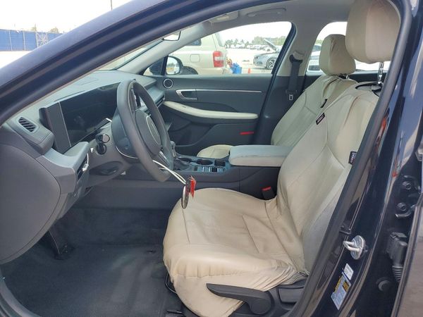 2025 HYUNDAI SONATA SE