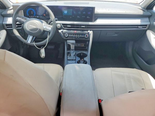 2025 HYUNDAI SONATA SE
