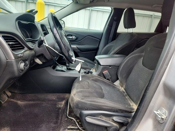 2019 JEEP CHEROKEE LATITUDE FWD