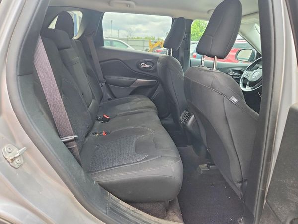 2019 JEEP CHEROKEE LATITUDE FWD
