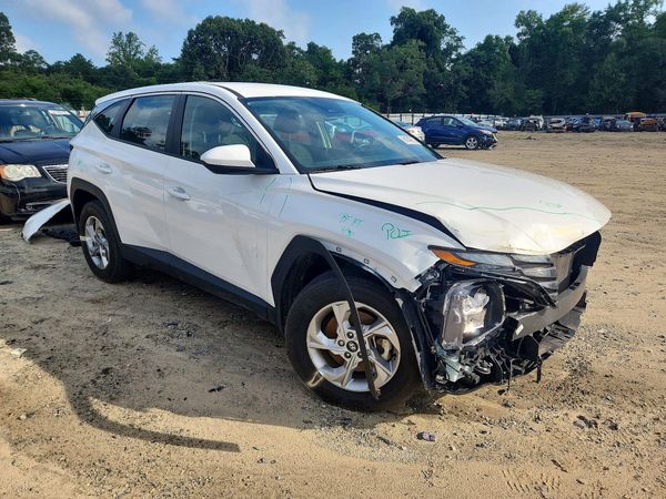 2023 HYUNDAI TUCSON SE