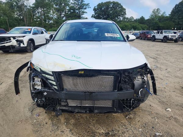 2023 HYUNDAI TUCSON SE