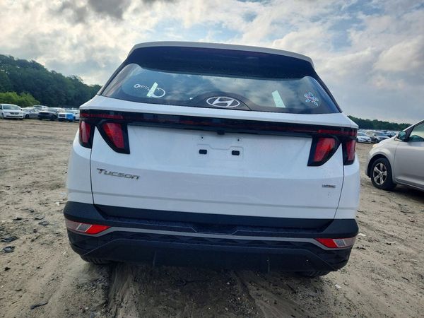2023 HYUNDAI TUCSON SE