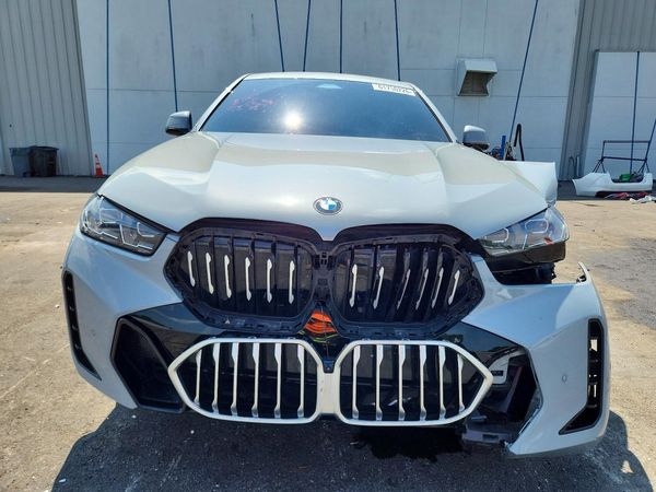 2025 BMW X6 xDrive40i