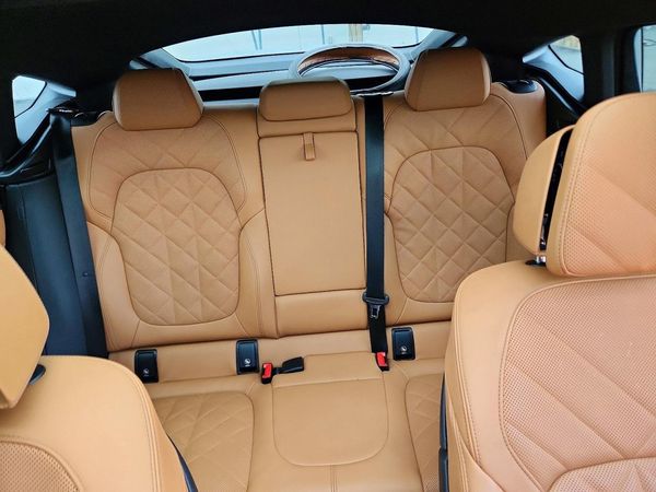 2025 BMW X6 xDrive40i