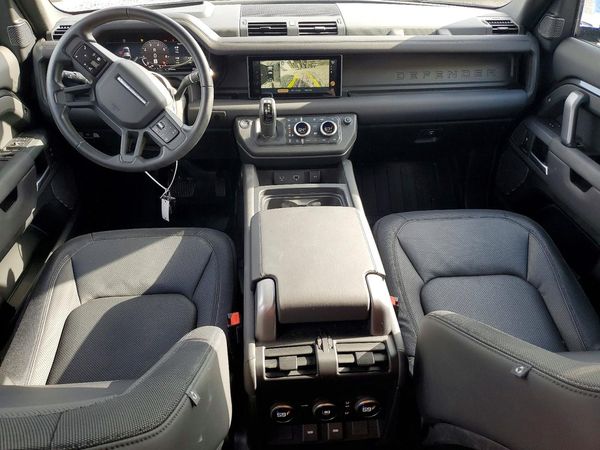 2024 LAND ROVER DEFENDER 110 X-Dynamic SE