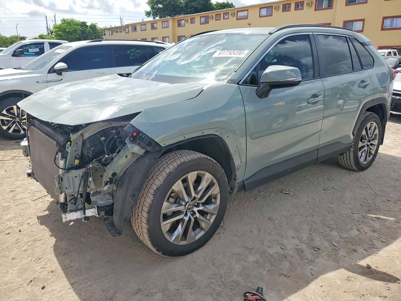 2023 TOYOTA RAV4 XLE Premium