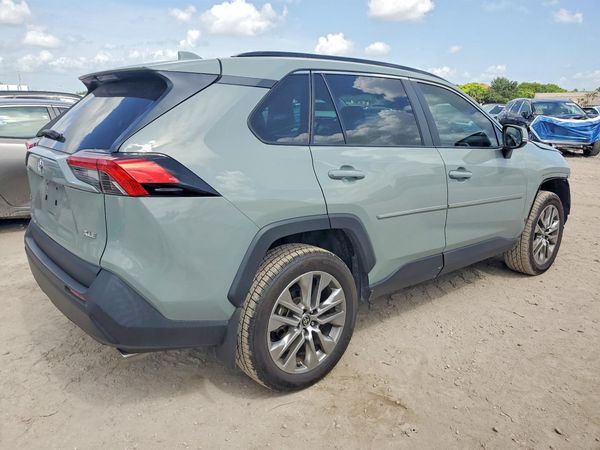2023 TOYOTA RAV4 XLE Premium