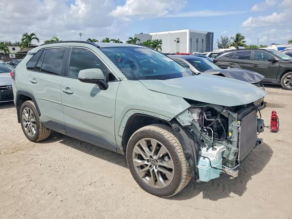 2023 TOYOTA RAV4 XLE Premium
